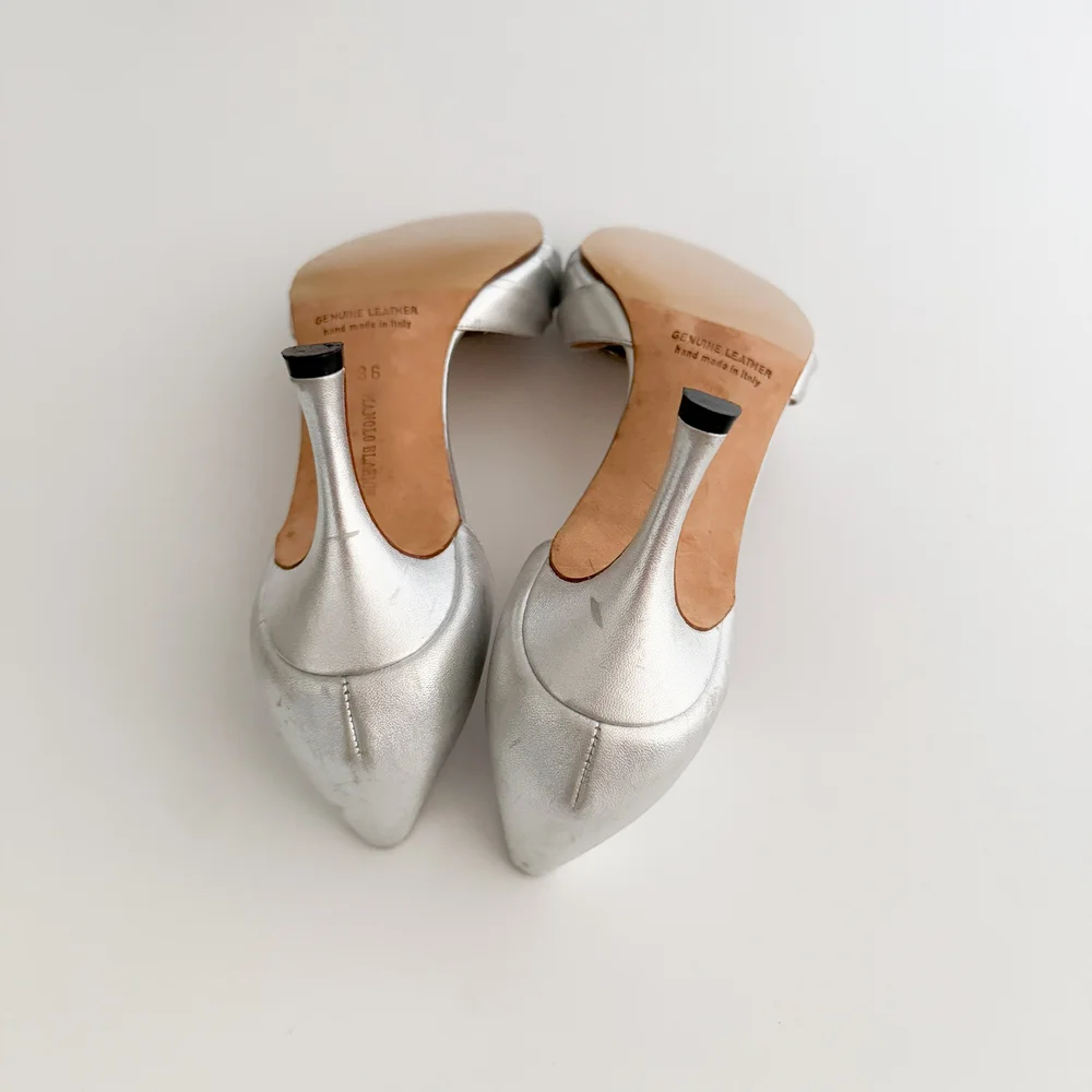 Manolo Blahnik シルバーヒールサンダル 3f18 MANOLO BLAHNIK マノロブラニク パールビジュー ヒール